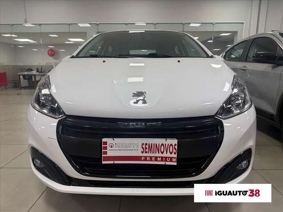 PEUGEOT-208-2019