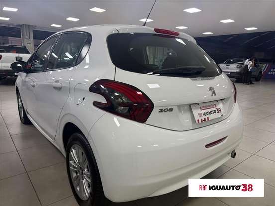PEUGEOT-208-2019