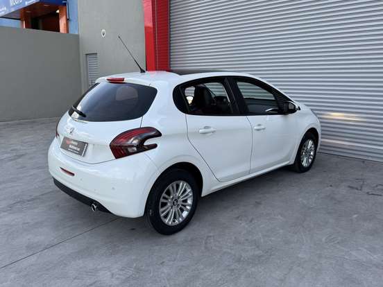 PEUGEOT-208-1.6 ALLURE 16V FLEX 4P AUTOMÁTICO PEUGEOT-208-2017