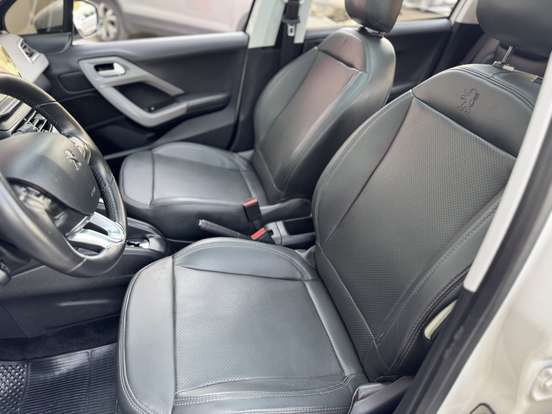 PEUGEOT-208-1.6 ALLURE 16V FLEX 4P AUTOMÁTICO PEUGEOT-208-2017