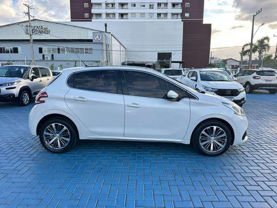 PEUGEOT-208-1.6 GRIFFE 16V FLEX 4P AUTOMÁTICO PEUGEOT-208-2016