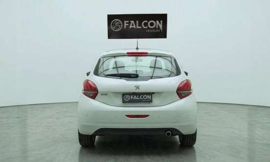 PEUGEOT-208-2018