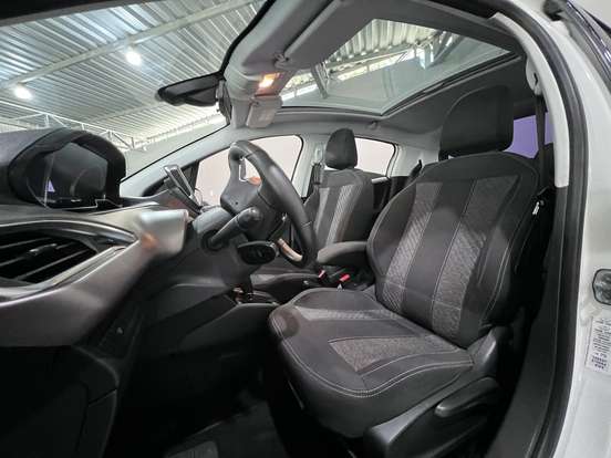 PEUGEOT-208-1.6 GRIFFE 16V FLEX 4P AUTOMÁTICO PEUGEOT-208-2017