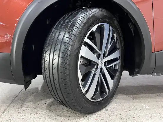 PEUGEOT-3008-2018