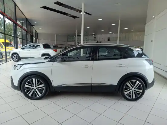 PEUGEOT-3008-2020
