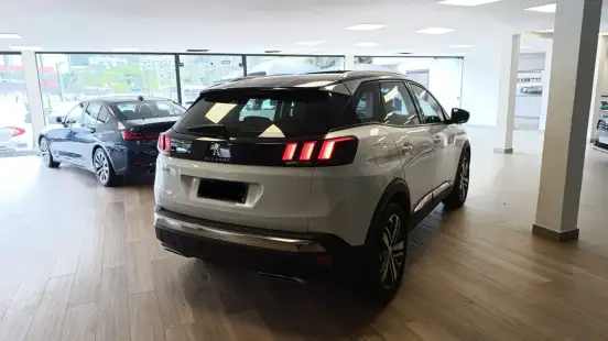 PEUGEOT-3008-1.6 GRIFFE THP 16V GASOLINA 4P AUTOMÁTICO PEUGEOT-3008-2018