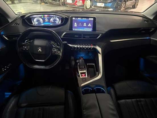 PEUGEOT-3008-2018