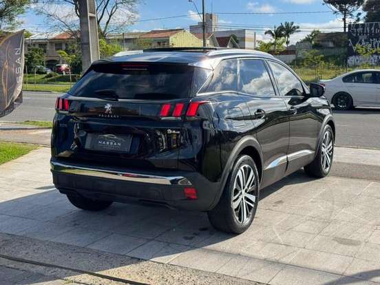 PEUGEOT-3008-2018
