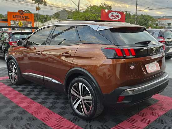 PEUGEOT-3008-2018