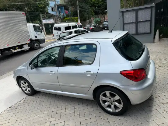 PEUGEOT-307-2010