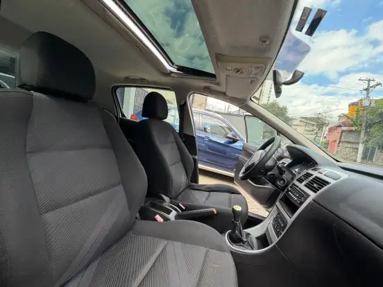 PEUGEOT-307-2010