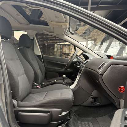 PEUGEOT-307-2009