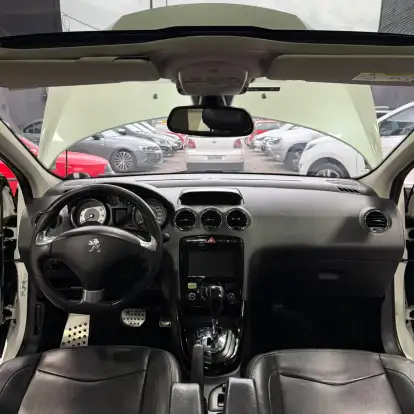 PEUGEOT-308-2015
