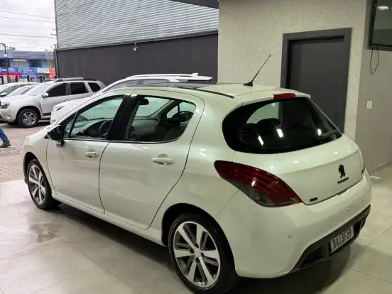 PEUGEOT-308-1.6 GRIFFE THP 16V FLEX 4P AUTOMÁTICO PEUGEOT-308-2015