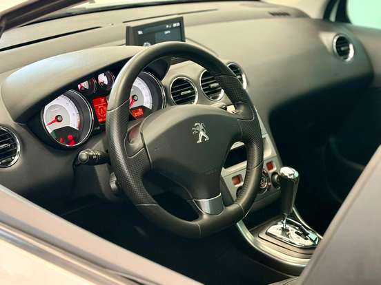 PEUGEOT-308-1.6 GRIFFE THP 16V GASOLINA 4P AUTOMÁTICO PEUGEOT-308-2015