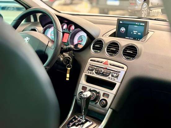 PEUGEOT-308-1.6 GRIFFE THP 16V GASOLINA 4P AUTOMÁTICO PEUGEOT-308-2015