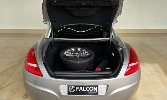 PEUGEOT-RCZ-2012