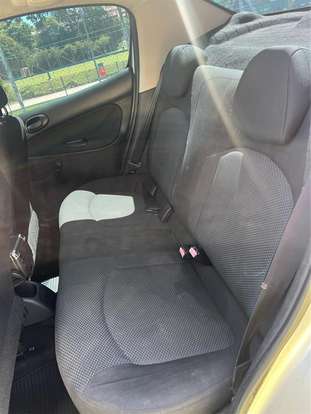 PEUGEOT-207-2011