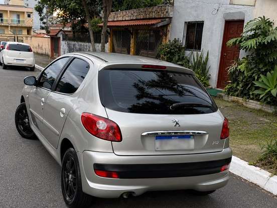 PEUGEOT-207-1.4 XR SPORT 8V FLEX 4P MANUAL PEUGEOT-207-2010