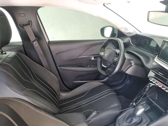 PEUGEOT-208-2022