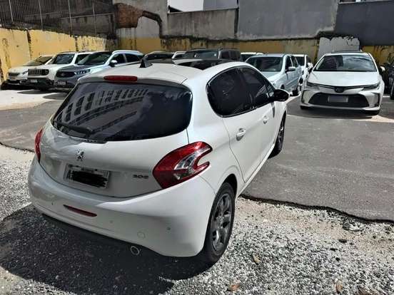 PEUGEOT-208-2013