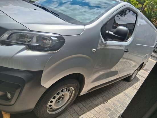 PEUGEOT-EXPERT-2023