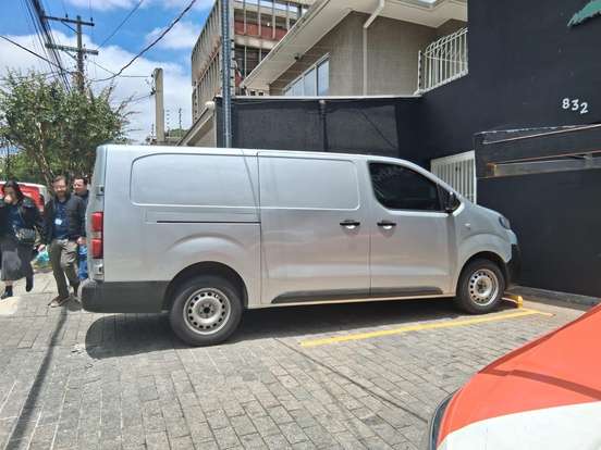 PEUGEOT-EXPERT-2023