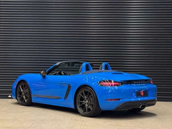PORSCHE-718-2023
