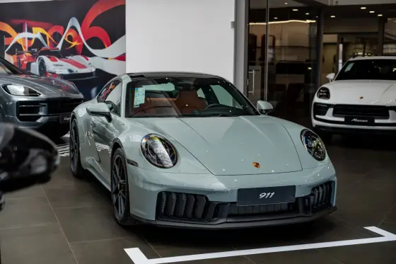 PORSCHE 911 3.6 24V H6 T-HYBRID CARRERA GTS PDK