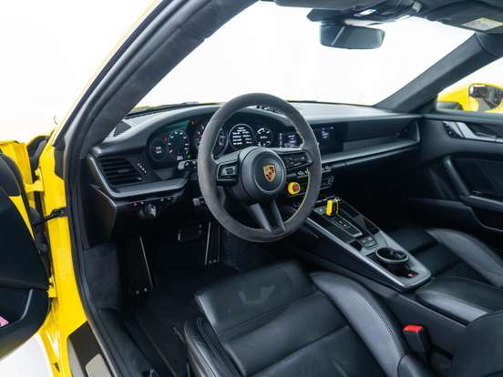 PORSCHE-911-2020
