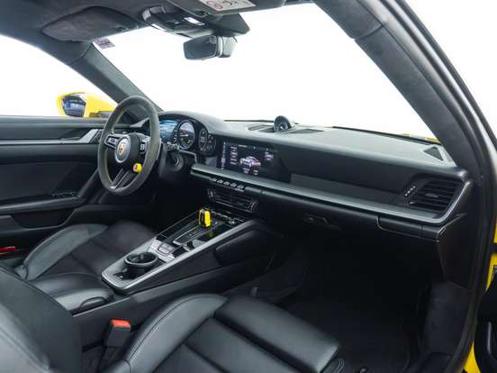 PORSCHE-911-2020