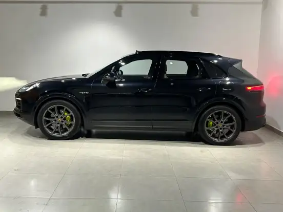 PORSCHE-CAYENNE-2019