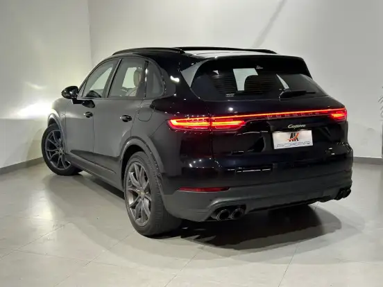PORSCHE-CAYENNE-2019