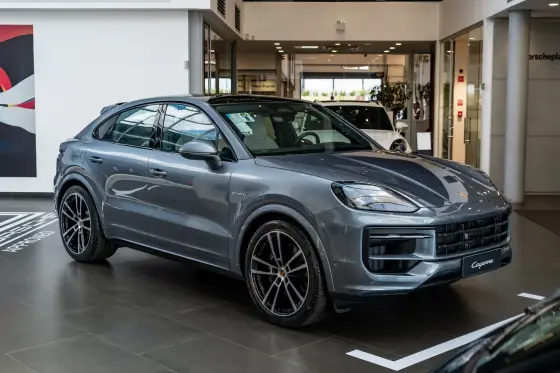 PORSCHE CAYENNE 3.0 V6 E-HYBRID COUPÉ AWD TIPTRONIC S