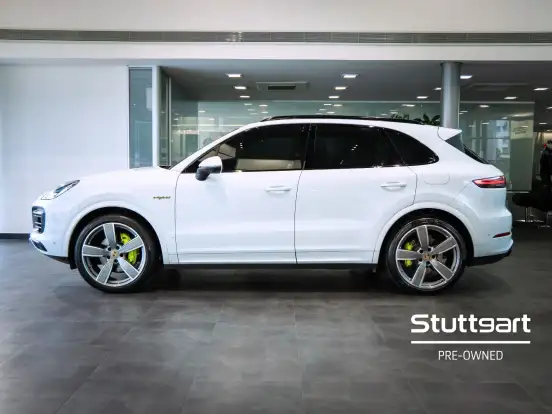 PORSCHE-CAYENNE-2023