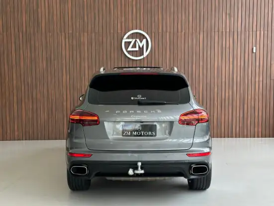 PORSCHE-CAYENNE-2015