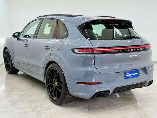 PORSCHE-CAYENNE-2024