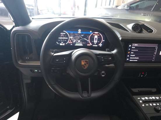 PORSCHE-CAYENNE-2024