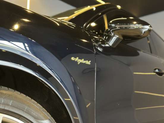 PORSCHE-CAYENNE-2022