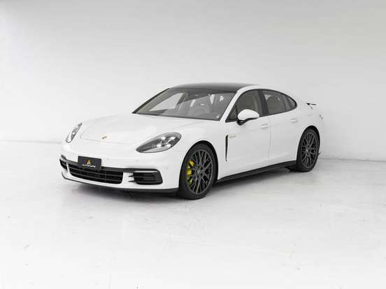 PORSCHE-PANAMERA-2017