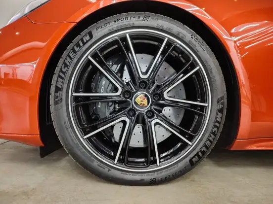 PORSCHE-PANAMERA-2022