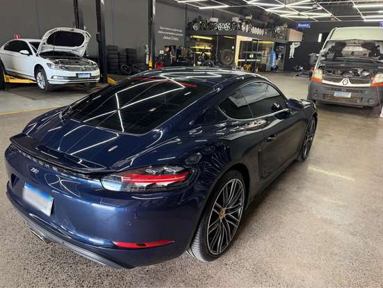 PORSCHE-718-2021