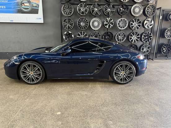 PORSCHE-718-2021