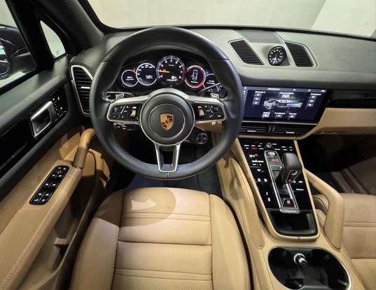 PORSCHE-CAYENNE-2020