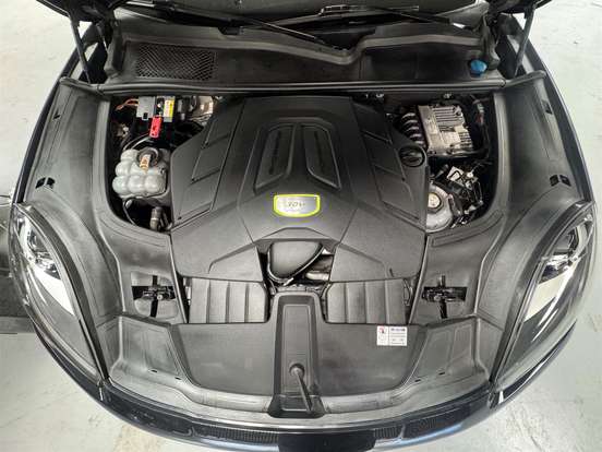 PORSCHE-CAYENNE-2020