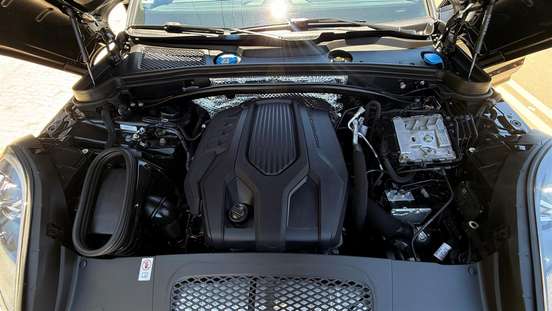 PORSCHE-MACAN-2023