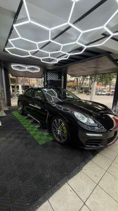 PORSCHE-PANAMERA-2015