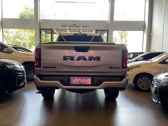 RAM-1500-3.0 HURRICANE 6 BITURBO GASOLINA LARAMIE CD 4X4 AUTOMÁTICO RAM-1500-2024