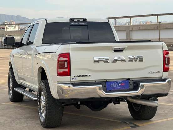 RAM-3500-6.7 I6 TURBO DIESEL LARAMIE CD 4X4 AUTOMÁTICO RAM-3500-2022