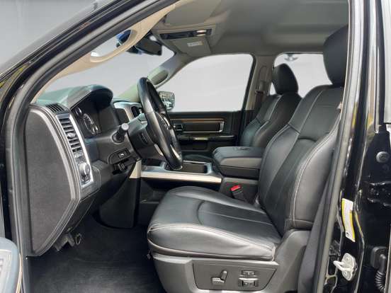 RAM-CLASSIC-5.7 V8 GASOLINA LARAMIE CD 4X4 AUTOMÁTICO RAM-CLASSIC-2022